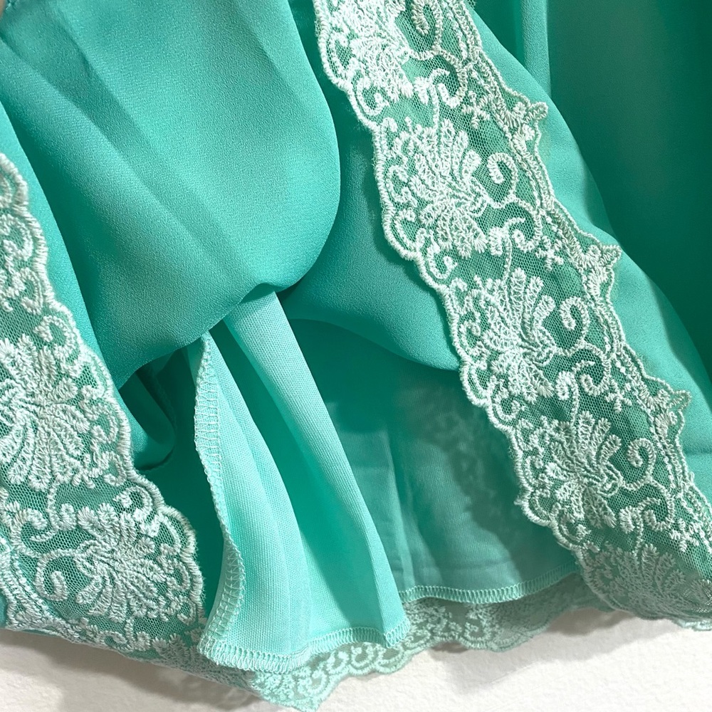 Aqua Mint sleeveless strappy scoop neck lace trim hem detail flowy tunic top. - Picture 10 of 16